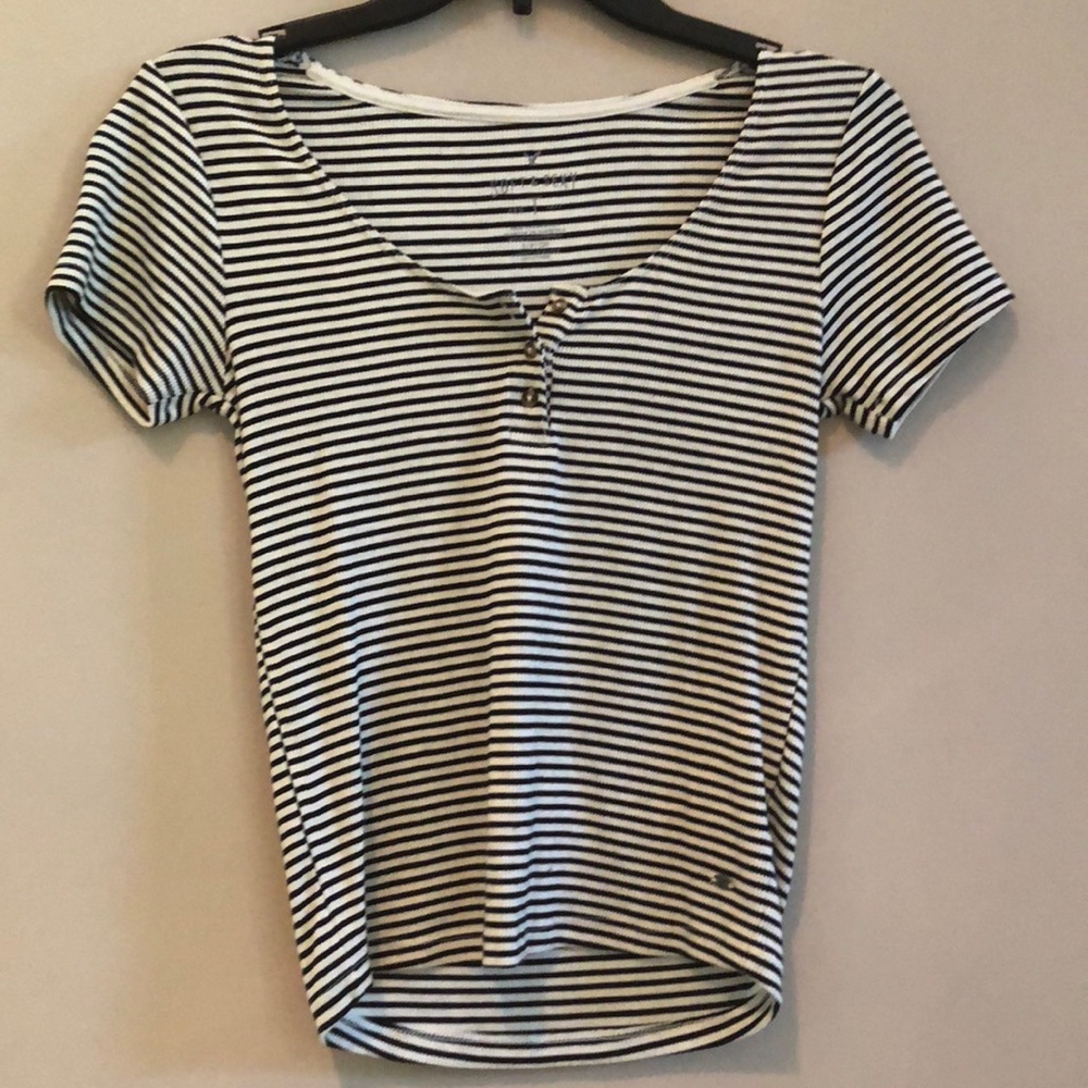 Soft & sexy button t-shirt
